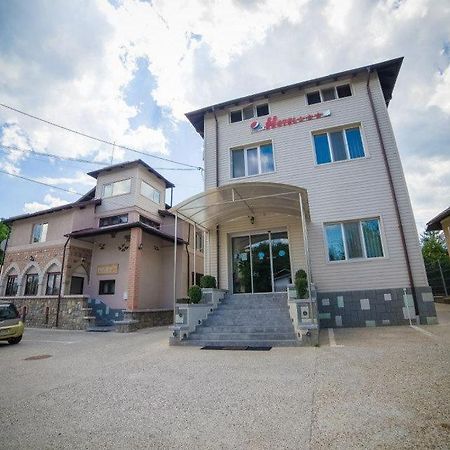 Hotel Gclub Breaza  Luaran gambar