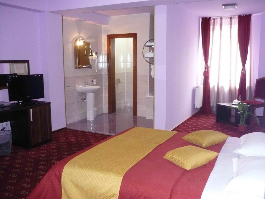 Hotel Gclub Breaza  Bilik gambar