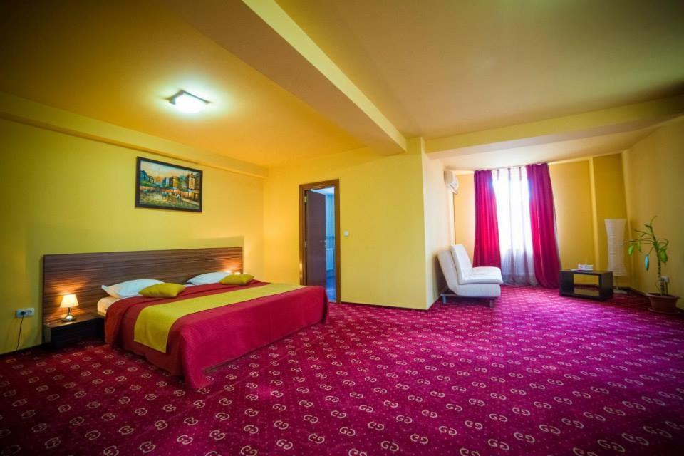 Hotel Gclub Breaza  Bilik gambar