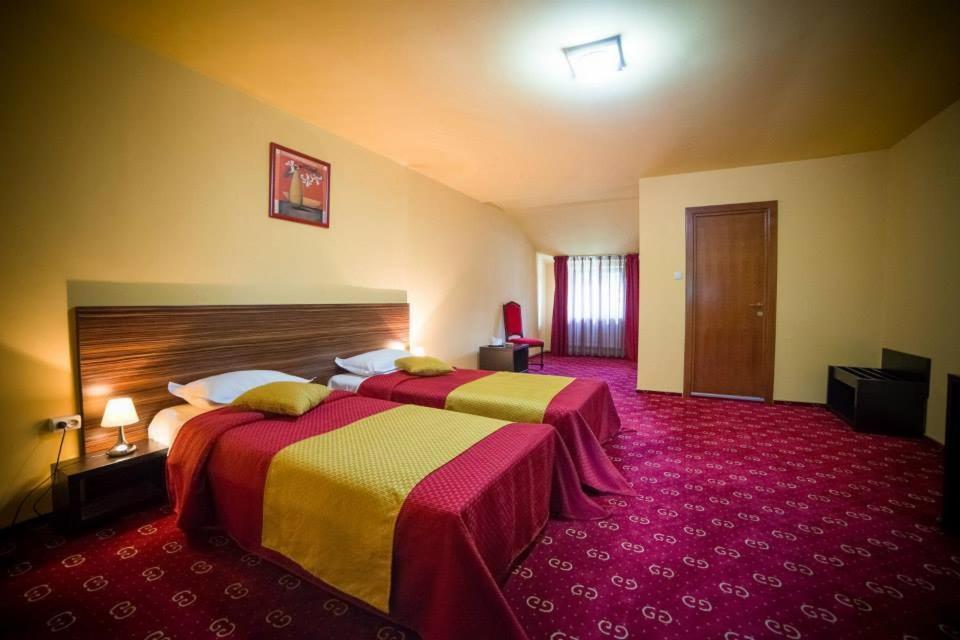 Hotel Gclub Breaza  Bilik gambar