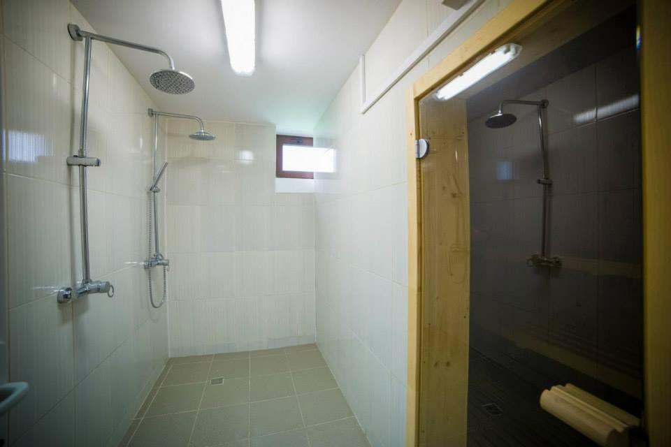 Hotel Gclub Breaza  Luaran gambar